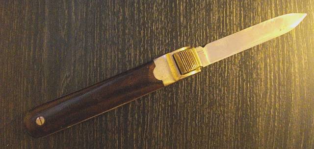 I.W. Heysinger Novelty hunting knife (gravity knife)