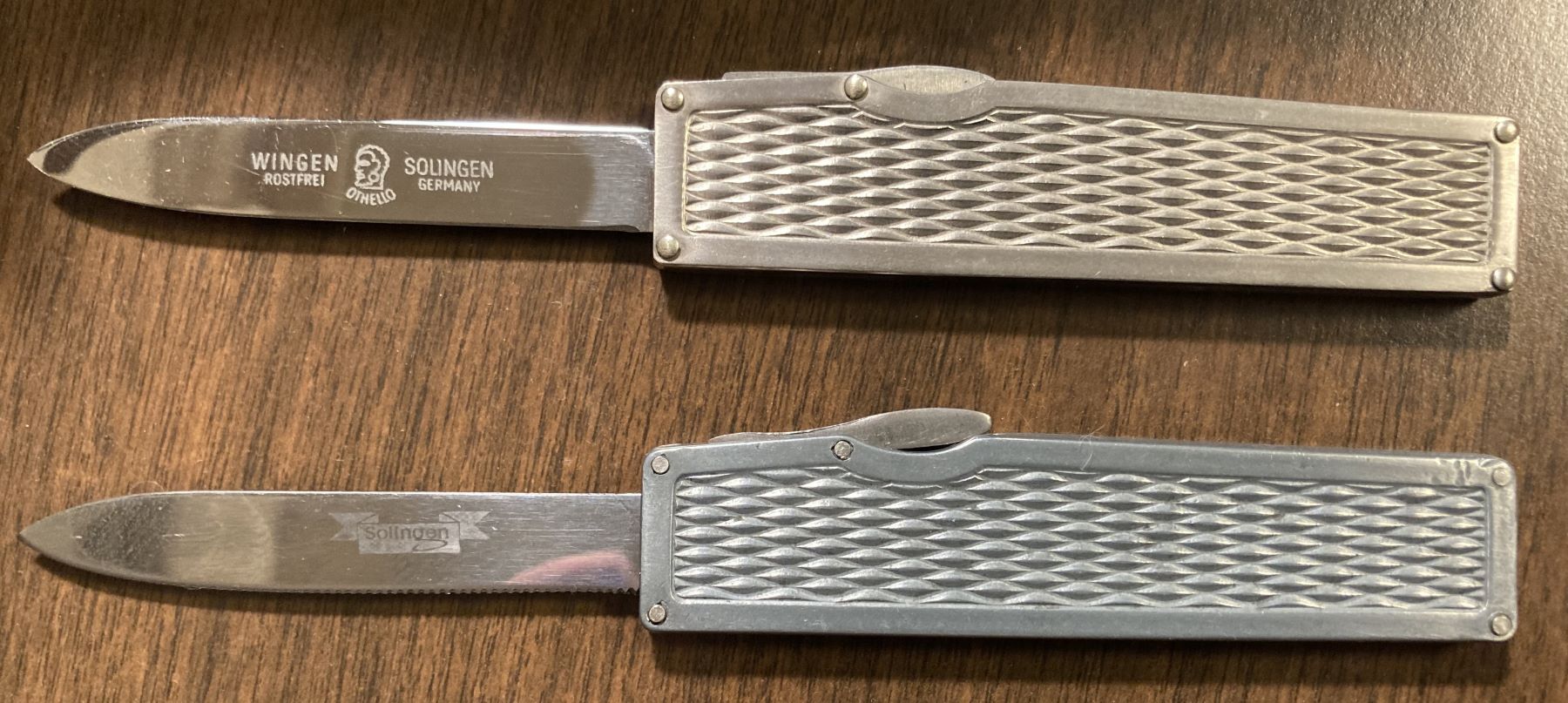 Pair of Anton Wingen small gravity knives.