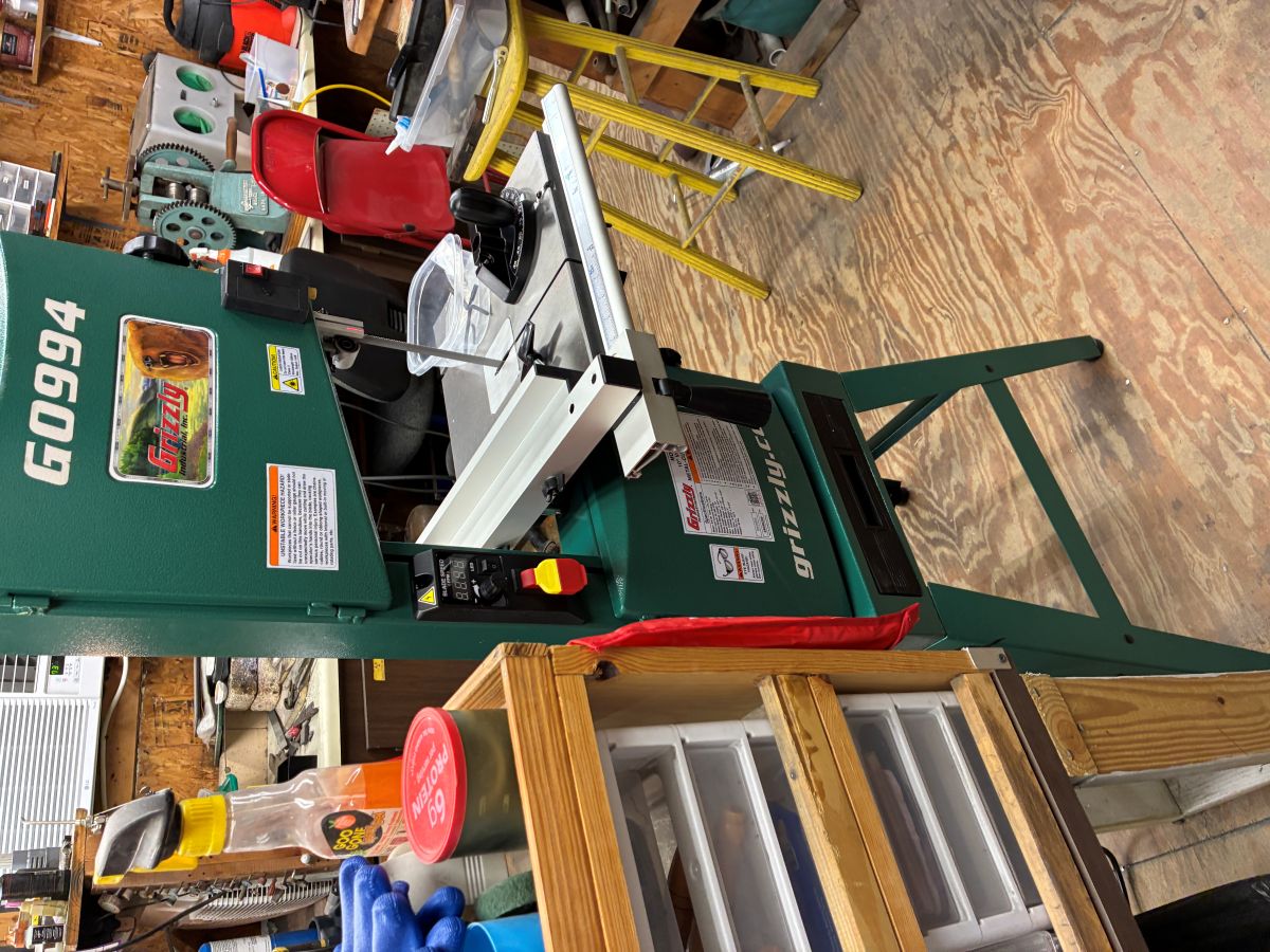 New metal-cutting bandsaw